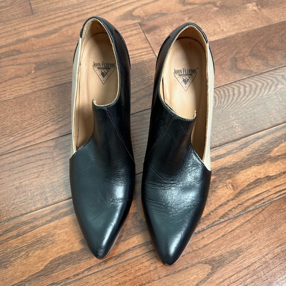 John Fluevog “Kendra” Pointed Toe Leather Heel - Elegant Conversations - Picture 11 of 12